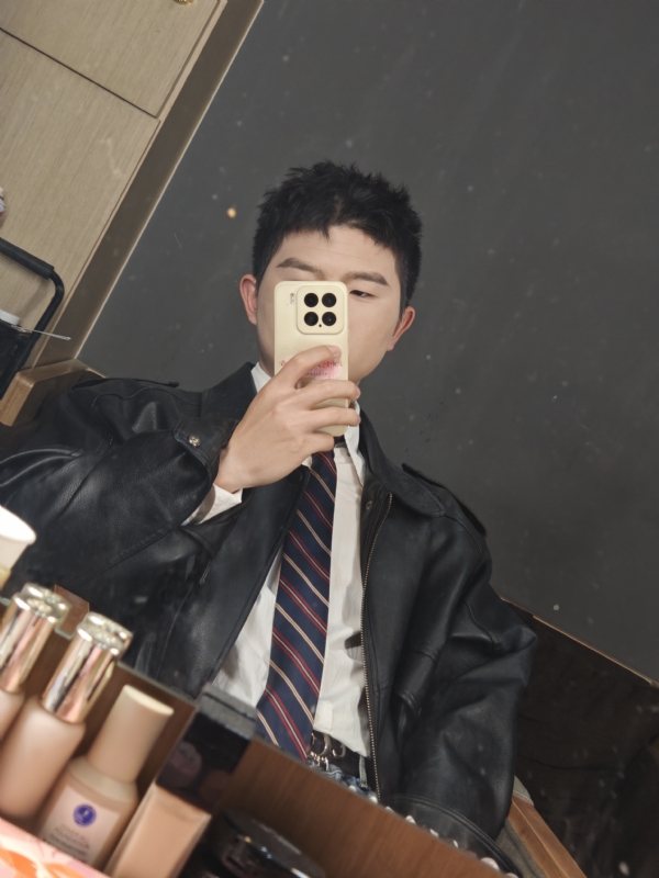 郝天翔的第一张照片--蚌埠闪婚服务中心